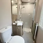 Chalet Hot Tub Private - Fountain Fishing Lakes